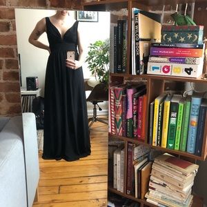 Lulu’s V-Neck Chiffon Gown